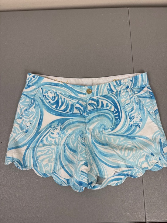 Lilly Pulitzer Pants - Lilly Pulitzer Buttercup Short. Size 8.